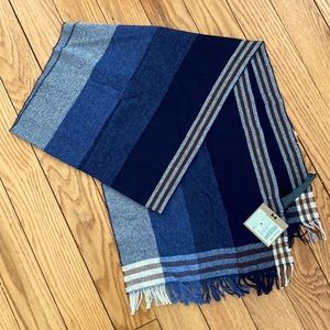 Massimo Dutti 100% wool scarf